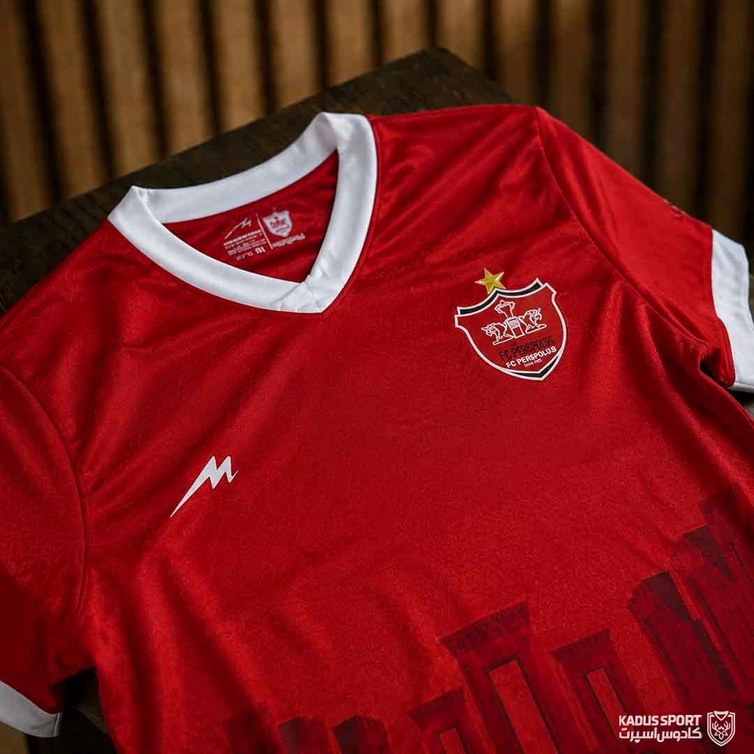 پیراهن اصلی پرسپولیس فصل ۱۴۰۴–۱۴۰۵