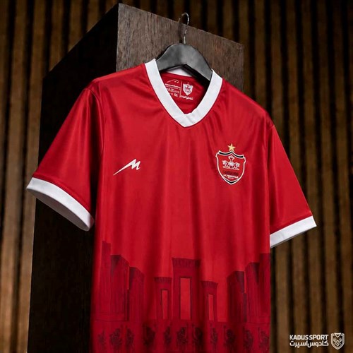 پیراهن اول پرسپولیس فصل ۱۴۰۴–۱۴۰۵